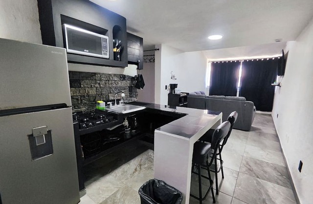 Family apartment 5 minutes from the beach and local food courts