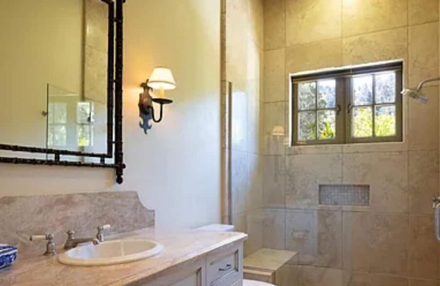 Charming 6-bedroom house in Carmel-by-the-Sea
