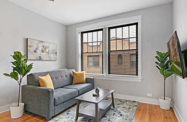 1BR Relaxing Apt in Lakeview close to Restaurants