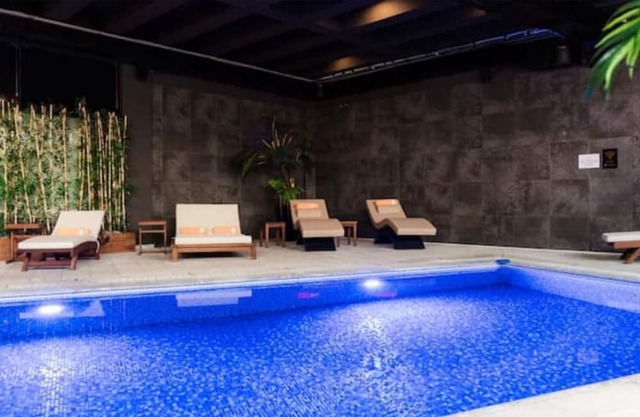 Cozy apartment right by the sea + infinity pool