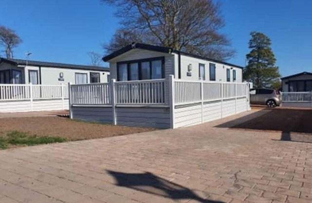 Fresh and Fun Linwood Holiday Home