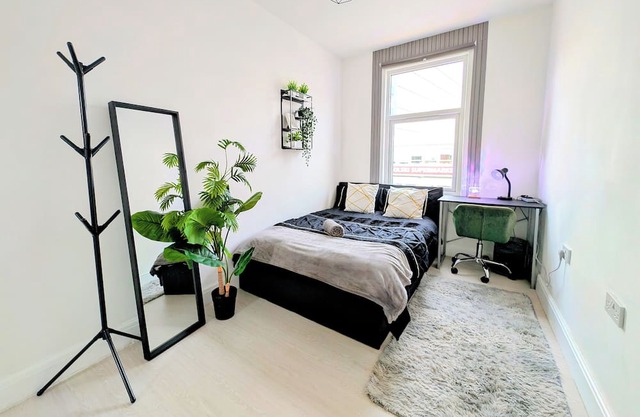 Modern Studio - The Sombrero in Streatham