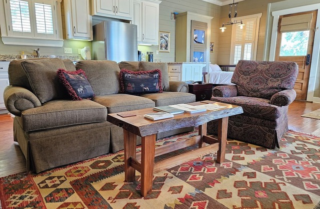 Ayres Cottage by Louisiana Hospitality Group