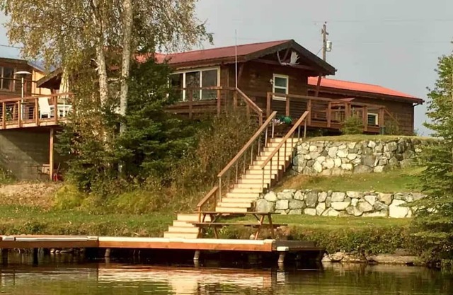 2-bedroom Waterfront Home on Beautiful Big Lake Alaska
