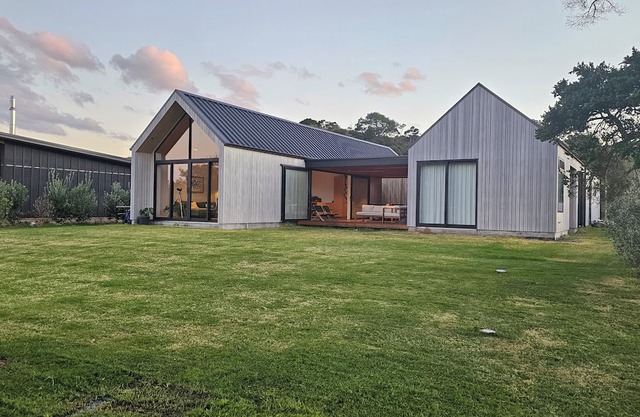 Awa Coastal Home - Architecturally designed I Whangapoua I New Chums Beach