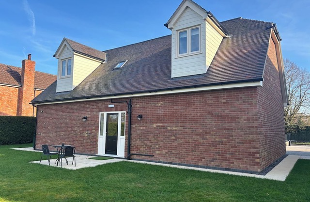 Upper Pentlands - One bedroom luxury apartment with gym (pet-friendly)