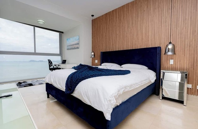 Exclusive and luxury 2BR with balcony in Yoo Panama