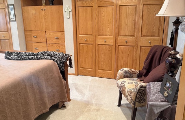 Lovely 3-bedroom Home in downtown Huron with WiFi and AC.