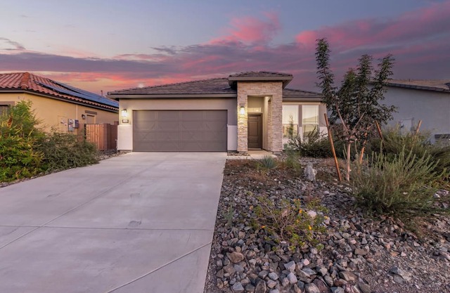 Charming Home in Goodyear