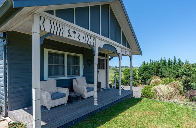 Kelly Cottage ~ Immersed in the tranquility of nature in the scenic landscape of Jerrara