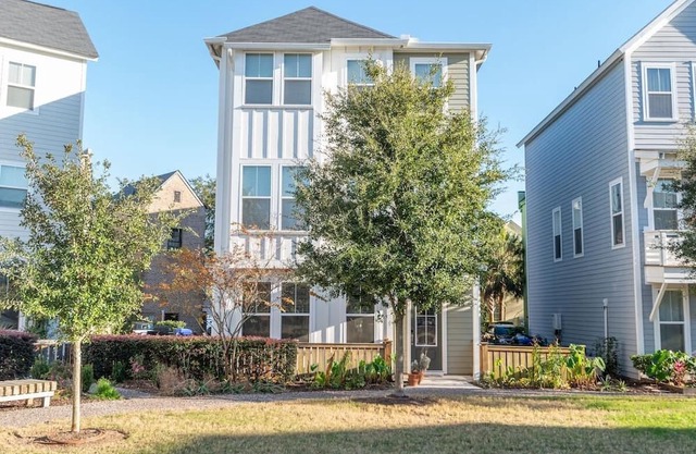 The Newman Premier: Luxury 4br Park Circle Home