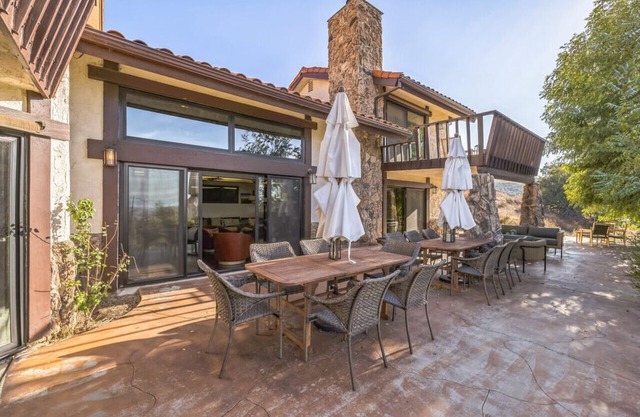 The Logan | Sleeps up to 20