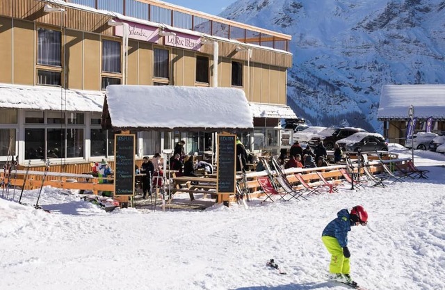 Ski-in/ski-out & foot of the slopes, view mountain/resort, tv, ski locker, 16m²