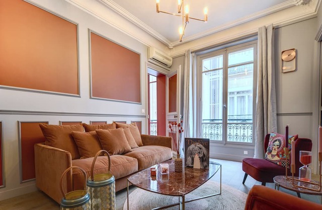 The Lord Byron Suite in the Golden Triangle