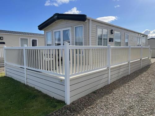Laineys Haven caravan at Silversands
