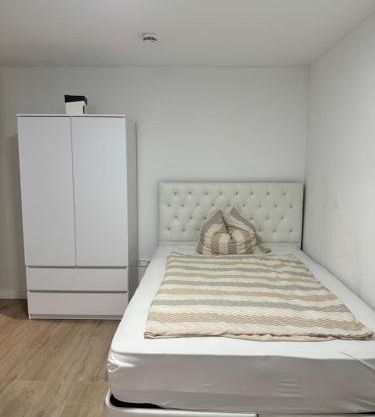 Möbliertes Zimmer