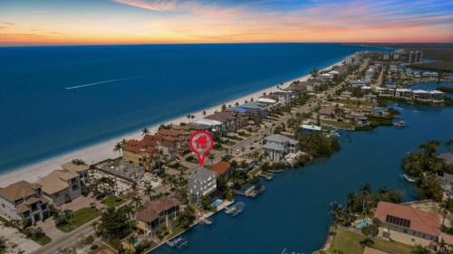 Designer Beach Paradise - Pool - Views - Waterfront - Dock