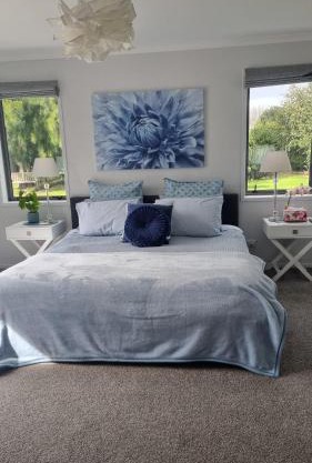 Blue Dahlia