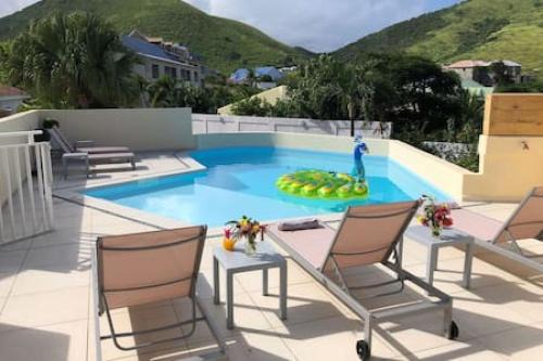 Beautiful suite S17, pool, next to Pinel Island