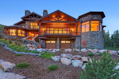 5-Bedroom Luxury Villa in Park City