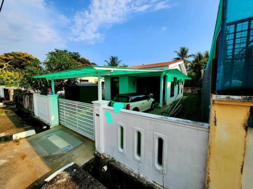 Small Green Bungalow in Balik Pulau