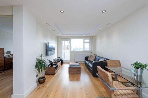 one Bedroom Sailisbury