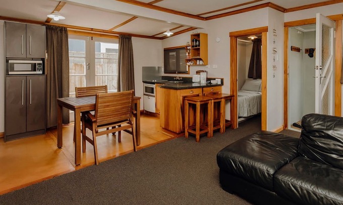 Urenui Casa | Sea Esta - Urenui Motor Camp