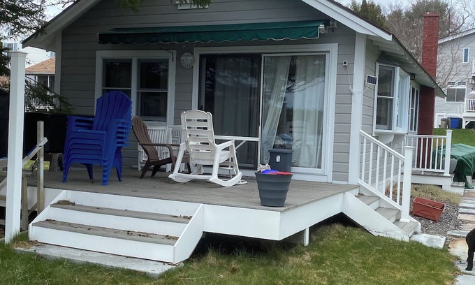 Moultonborough Cabaña | Lake Front Cottage on Center Harbor Cove