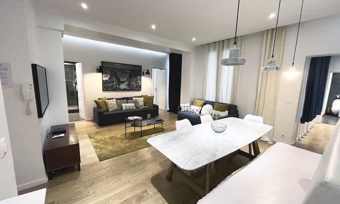 Strasbourg -Saint-Denis Apartamento | Urban Flat 69 - Beautiful Parisian Apartment in Center of Paris