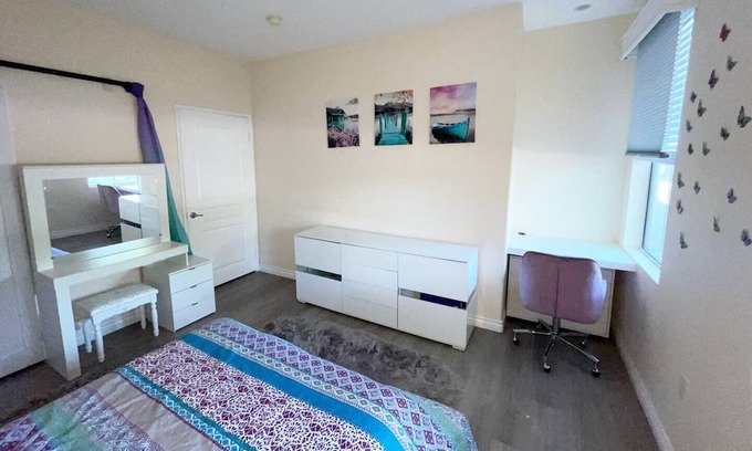 Airport Area Condominio | Private room with private bathroom near UCI