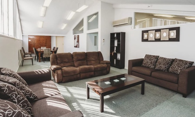 New Plymouth Casa | FOUR THE FAMILY - SLEEPS 10: 3 BR, 1 BA House in New Plymouth, Sleeps 10