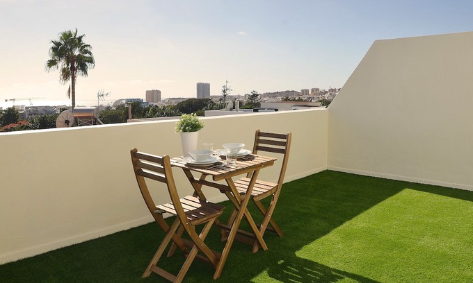Santa Cruz de Tenerife Apartamento | Great studio penthouse of 25 m2, with a large and terrace overlooking the sea and all of Santa Cruz