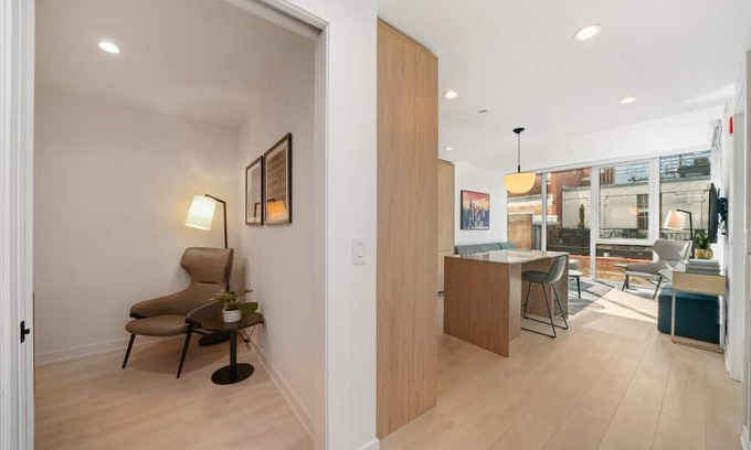 Killgubbin Casa | Stretch out in our spacious Executive One Bedroom & Office Suite.