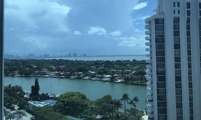 Seybold Apartamento | Awesome studio bay view direct beach access