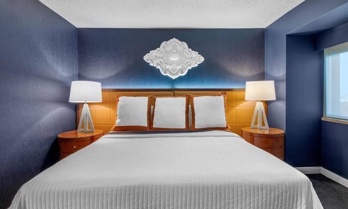 Streeterville Casa | 2 Connecting Suites at a 4.5⭐️ Hotel