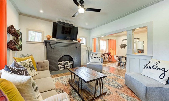 Central Oklahoma City Casa | Cottage Chic- Less than 5 mins to Plaza District