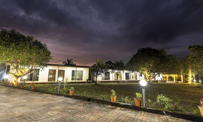 Karjat Complejo | Arbor Resort