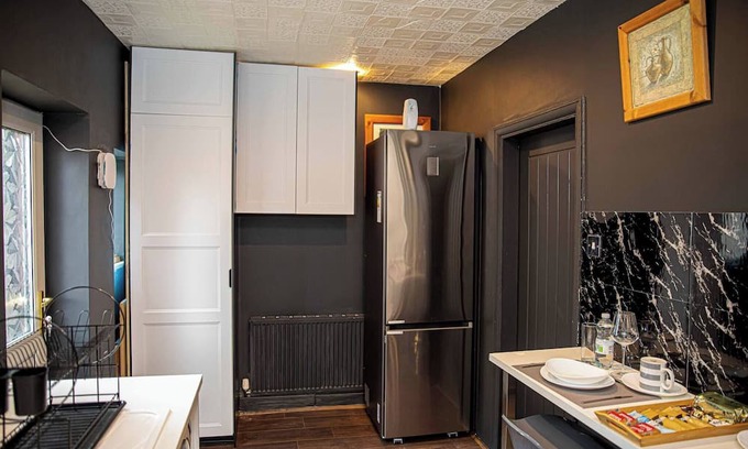 Droylsden Casa | Home in Manchester Near Etihad Stadium - Parking