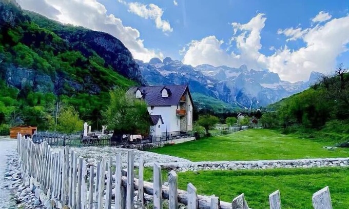 Theth Cama Y Desayuno | Bujtina Tinari