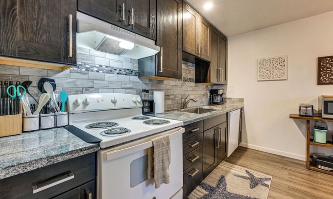 Soldotna Apartamento | Comfort & Convenience! Apt in Central Soldotna