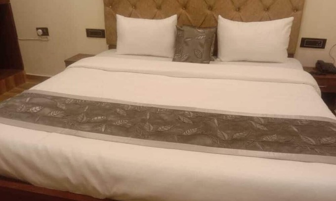Dhanauli Hotel | Hotel C S Inn