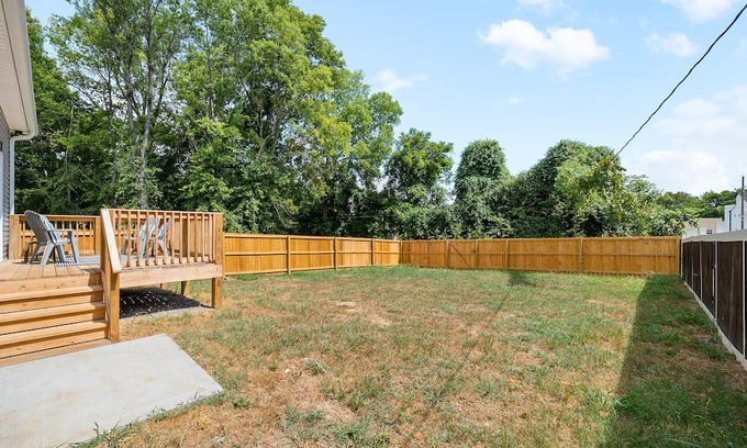 Clarksville Casa | The Lopez Lounge in Downtown