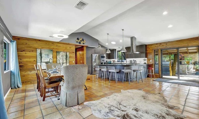 Wimberley Casa | Terracotta Retreat/Sleeps 30!