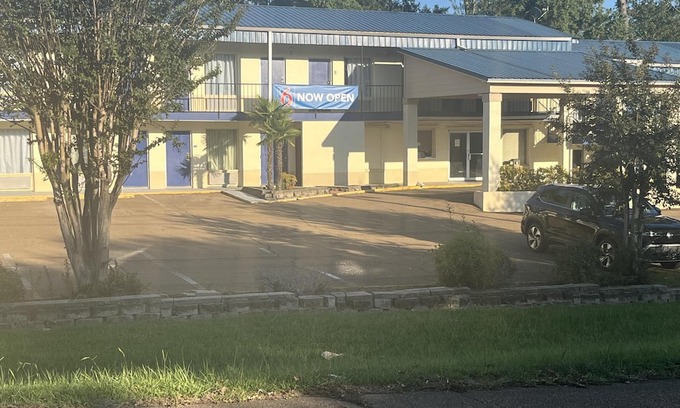 McComb Hotel | Motel 6 – Mccomb, Ms