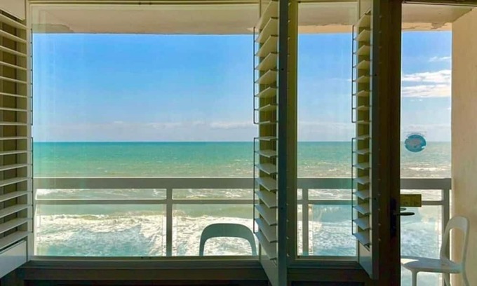 Georgian Inn Hotel | Georgian Inn Beach Club