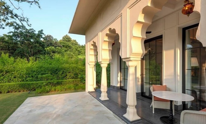 Chhatarpur Hotel | The Oberoi Rajgarh Palace, Khajuraho