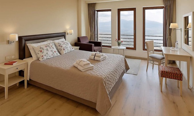 Ligiades Apartamento | Arktos Hotel Junior Suite With Stunning Views