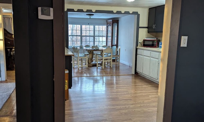 Poplar Bluff Casa | Charming Bungalow in lovely Poplar Bluff with WiFi