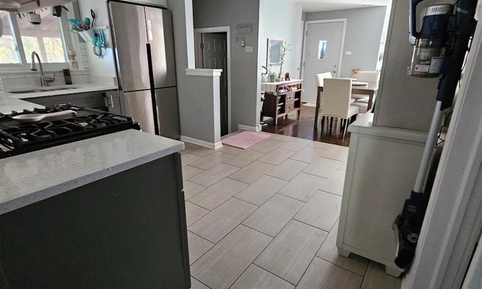 East Side Casa | Twin bed room , smart TV 32" with shared bathroom