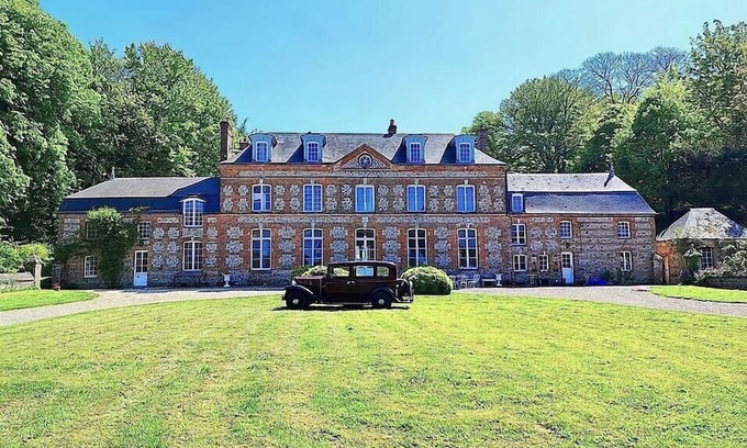 Sassetot-le-Mauconduit Casa | The wing of Château de Briquedalles